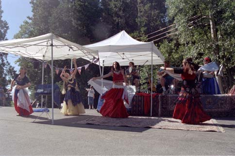 Mt Shasta Run/Walk, Belly Dancers