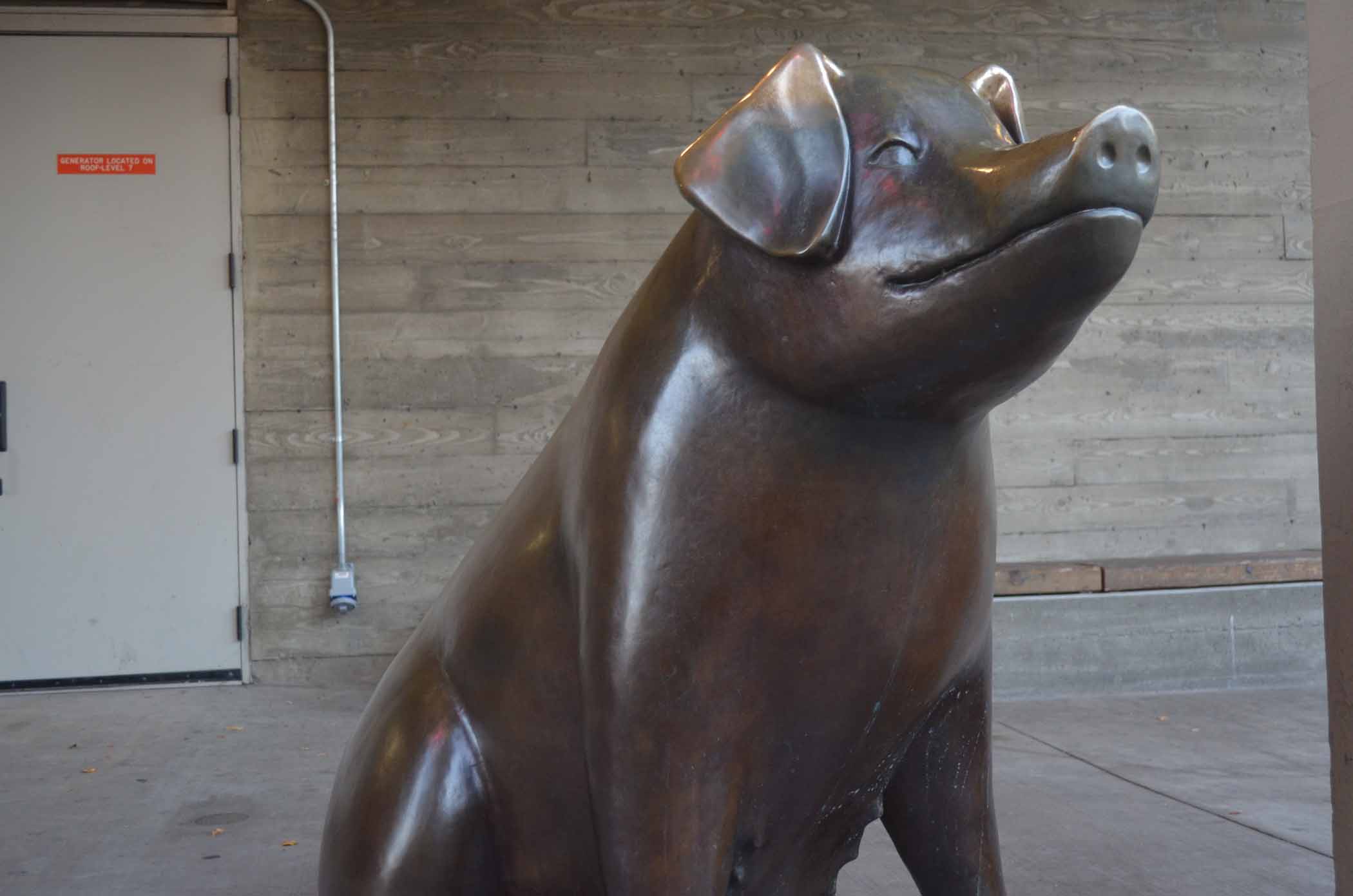 Sculpture of Pig in Seattle Pike Place